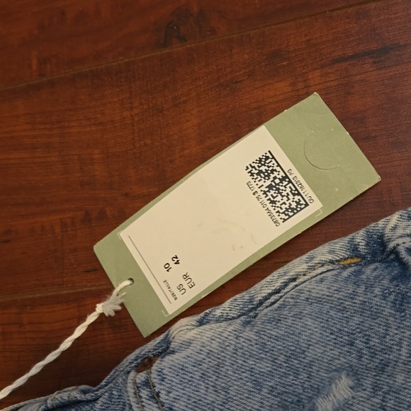 H&M Denim Shorts - Picture 4 of 7